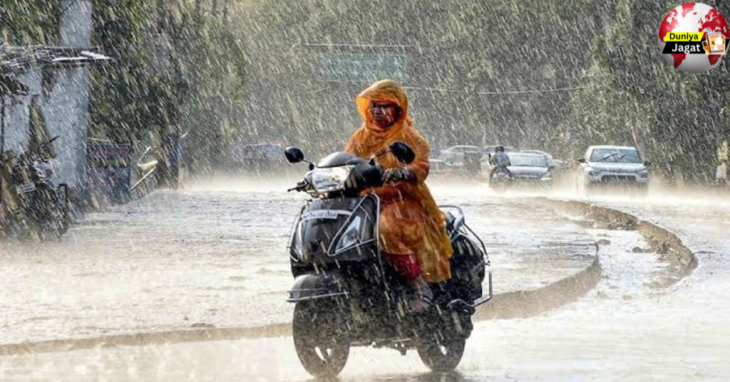 Chhattisgarh weathers reporte: छत्तीसगढ़ में अब तक 401 मिलीमीटर बारिश रायपुर में सुबह से हो रही बरसात; बालोद में सड़कों और स्कूल कैंपस में भरा पानी।