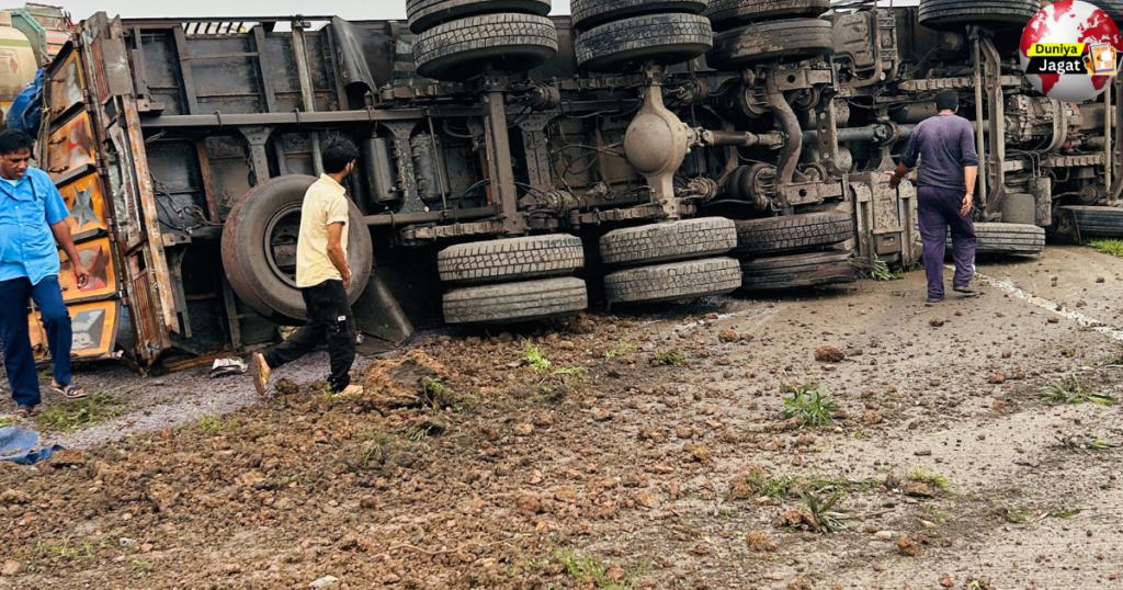 Baitalpur Road Accident: रायपुर बिलासपुर नेशनल हाईवे पर फिर हुआ एक बड़ा हादसा।