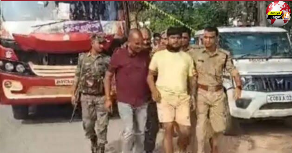 Surajpur Murder Case: सूरजपुर डबल-मर्डर केस...मास्टरमाइंड के आलीशान मकान पर चलेगा बुलडोजर:घर पर नोटिस चस्पा, आरोपी से कड़ी सुरक्षा में पूछताछ; आज कोर्ट में रिमांड मांगेगी पुलिस।